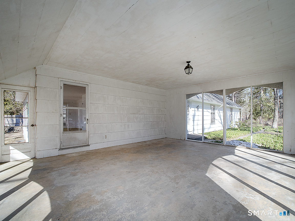 33 Fairground Road Woodbridge, CT 06525 - Photo 29 of 35 Screened-In Porch