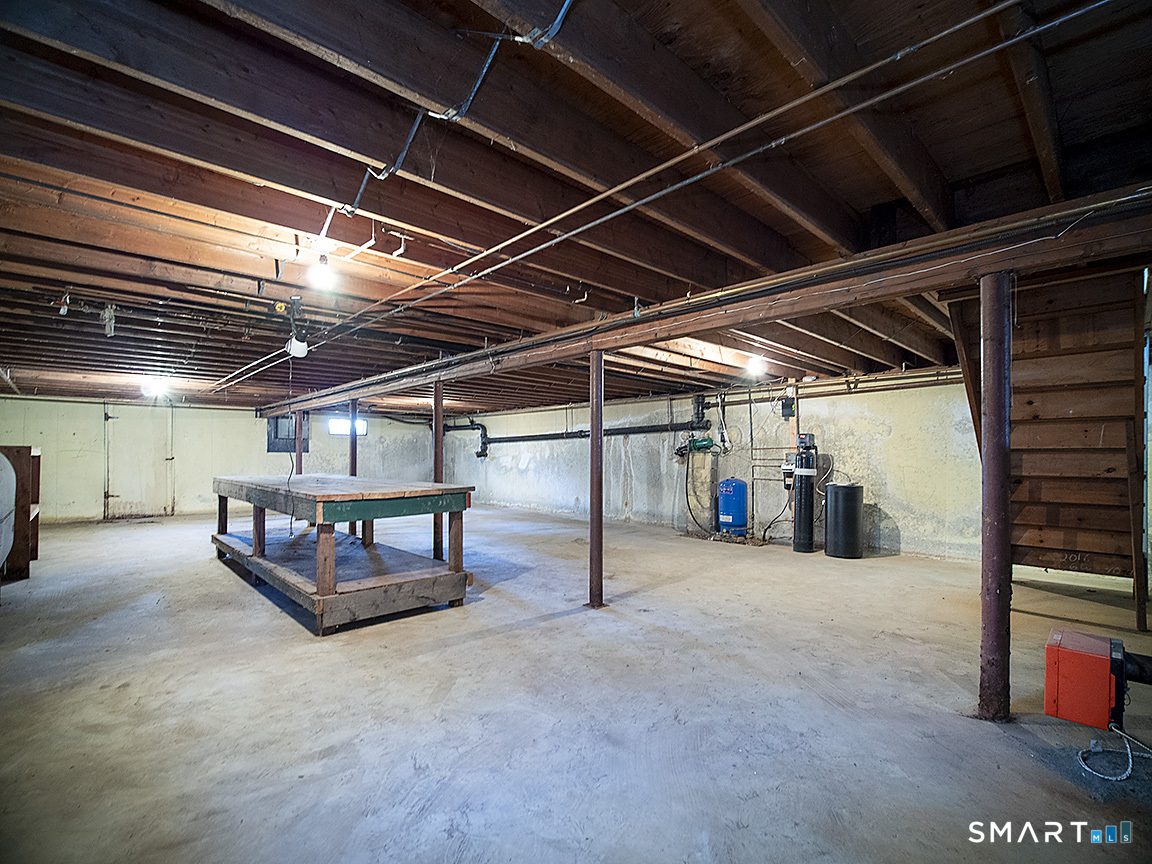 33 Fairground Road Woodbridge, CT 06525 - Photo 33 of 35