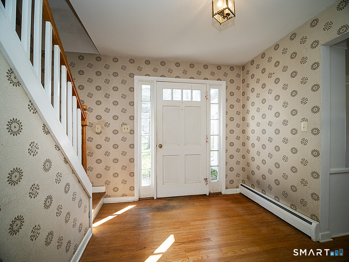 33 Fairground Road Woodbridge, CT 06525 - Photo 5 of 35