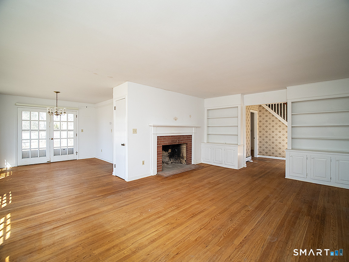 33 Fairground Road Woodbridge, CT 06525 - Photo 7 of 35