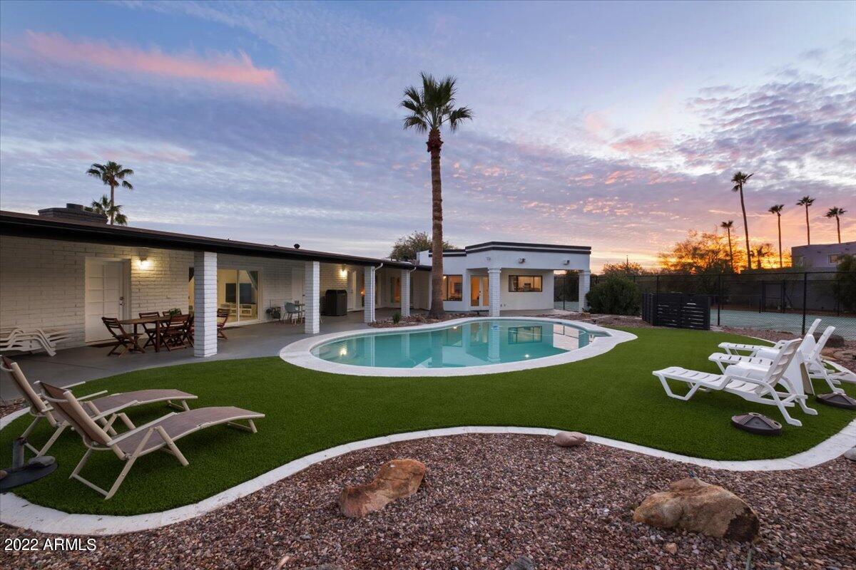 6520 North Mountain View Road Paradise Valley, AZ 85253 - Photo 4 of 29 23-Heated Pool