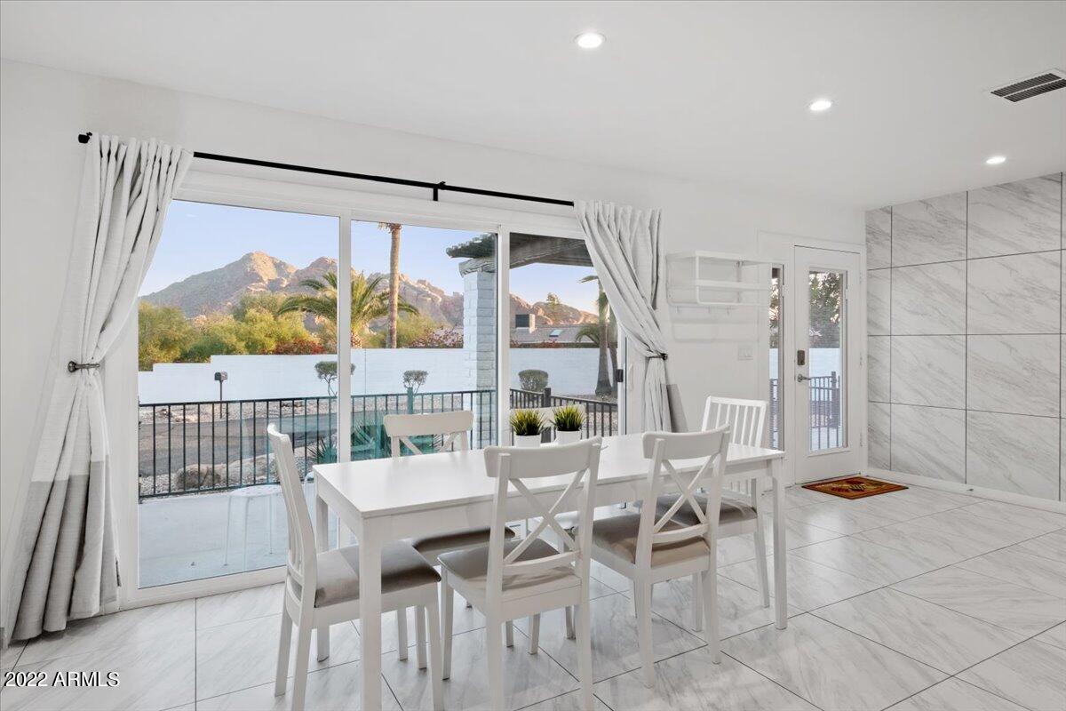 6520 North Mountain View Road Paradise Valley, AZ 85253 - Photo 5 of 29 02-Dining Room