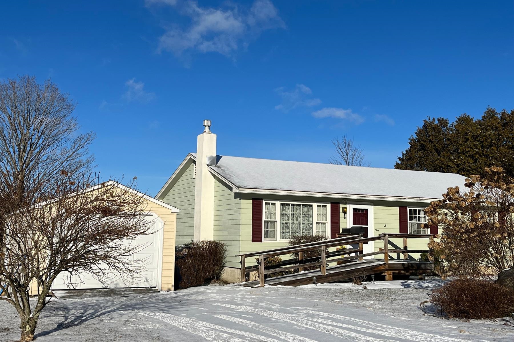 1 Ridgewood Lane Rutland, VT 05701 - Photo 3 of 23
