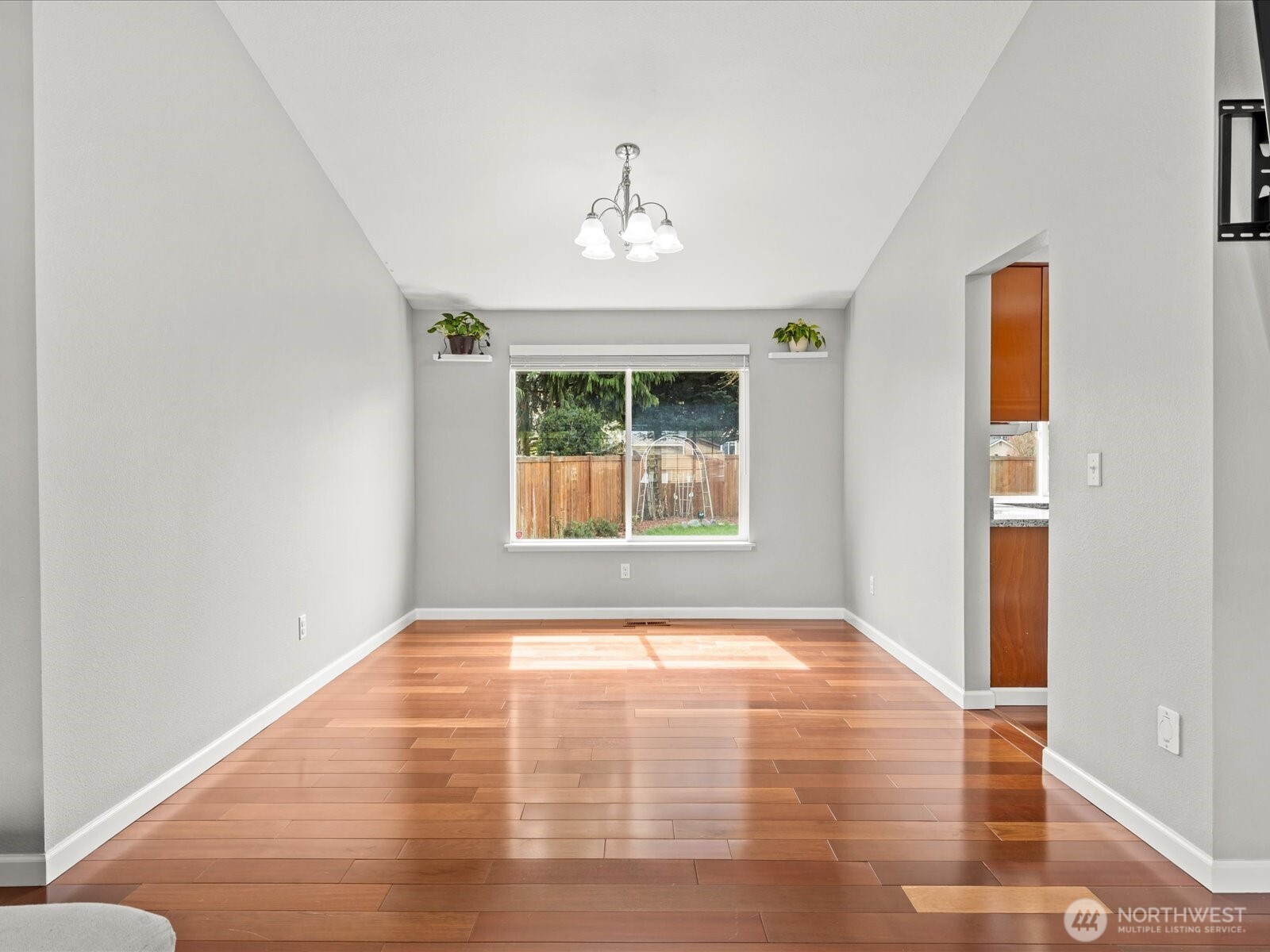 1027 Southwest 348th Place Federal Way, WA 98023 - Photo 11 of 32
