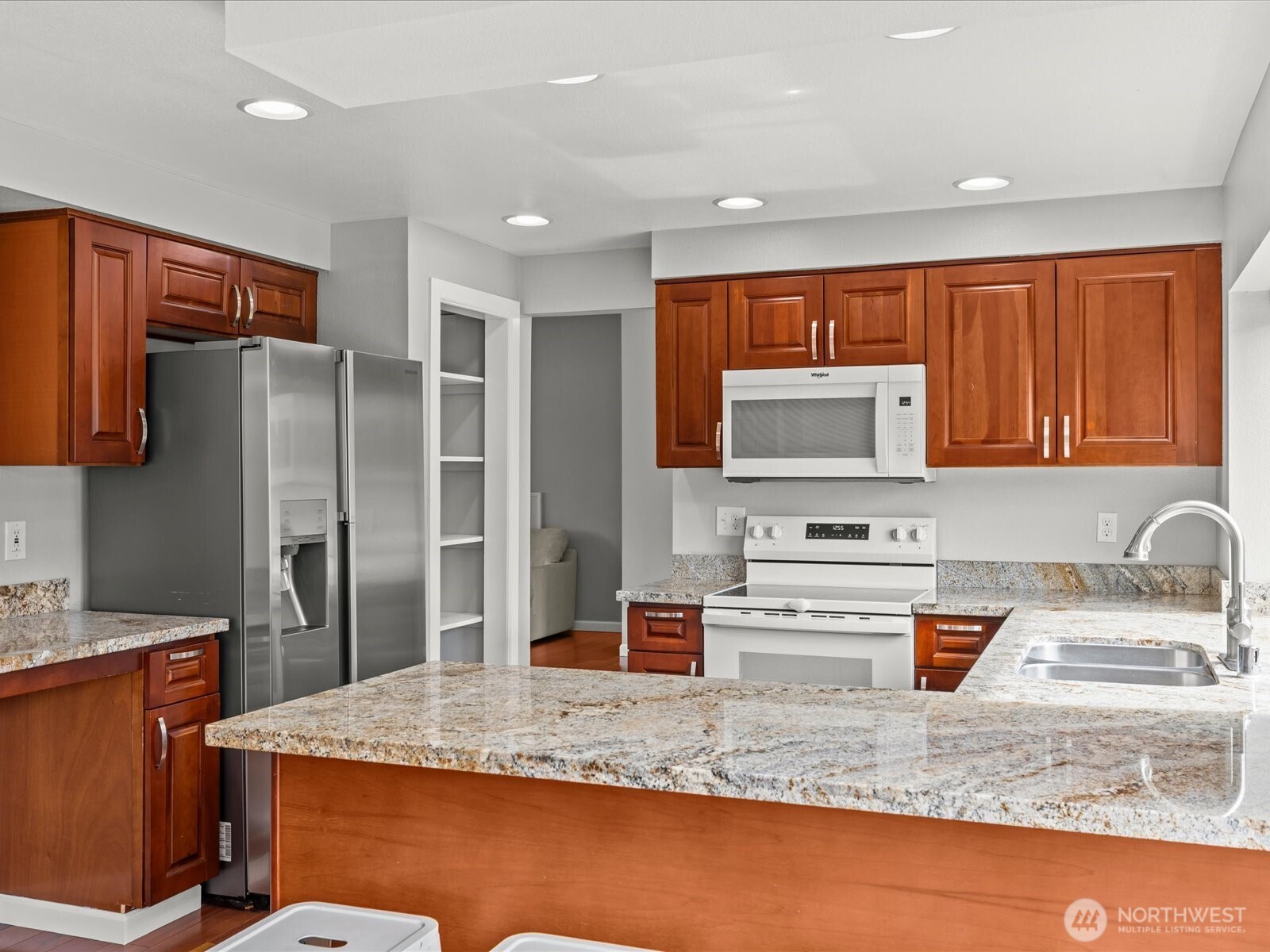 1027 Southwest 348th Place Federal Way, WA 98023 - Photo 14 of 32