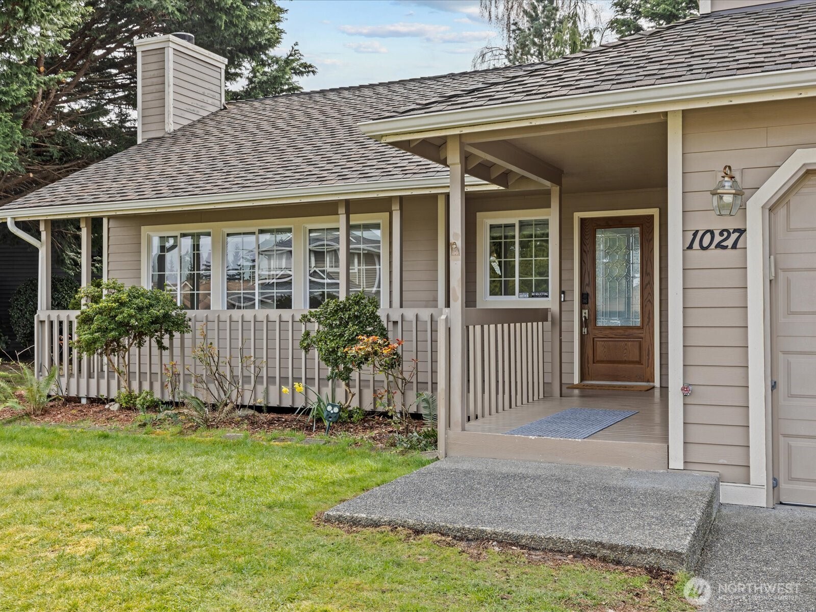 1027 Southwest 348th Place Federal Way, WA 98023 - Photo 2 of 32