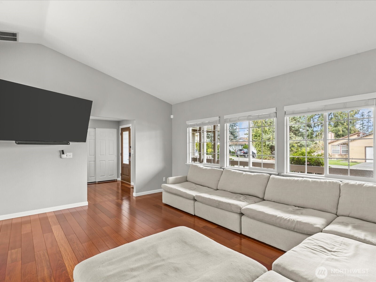 1027 Southwest 348th Place Federal Way, WA 98023 - Photo 9 of 32