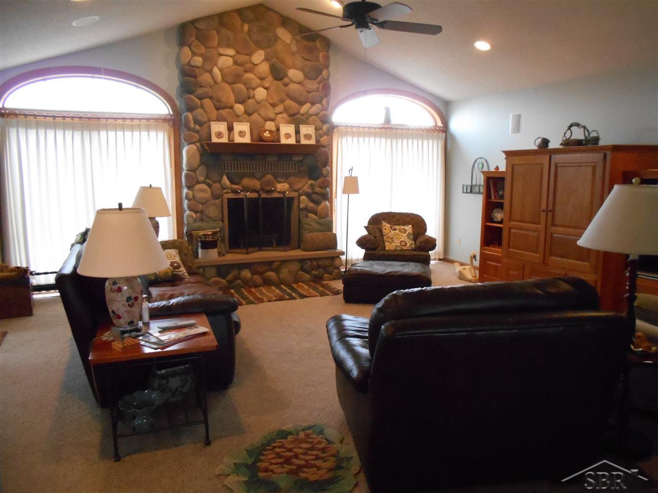 4939 North Graham Road Freeland, MI 48623 - Photo 4 of 20 31233412-3.JPG