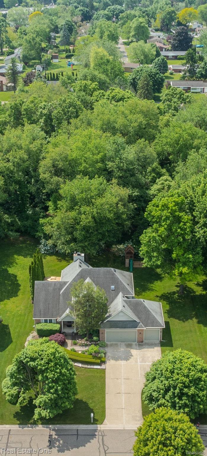 2080 Rob Ridge Drive Walled Lake, MI 48390 - Photo 32 of 34 Gallery Image 32
