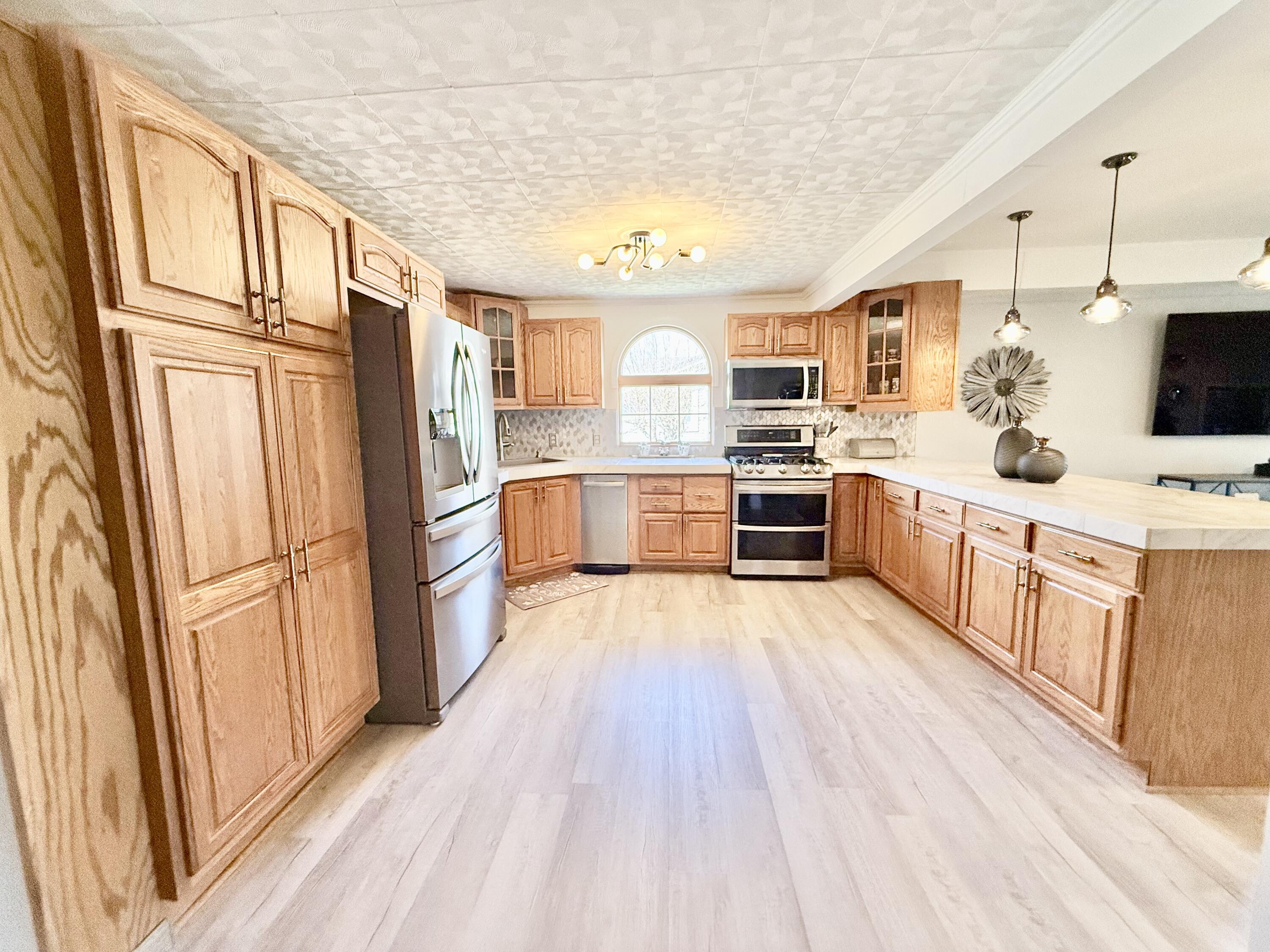 142 Algonquin Park Road Plattsburgh, NY 12901 - Photo 8 of 44 Kitchen