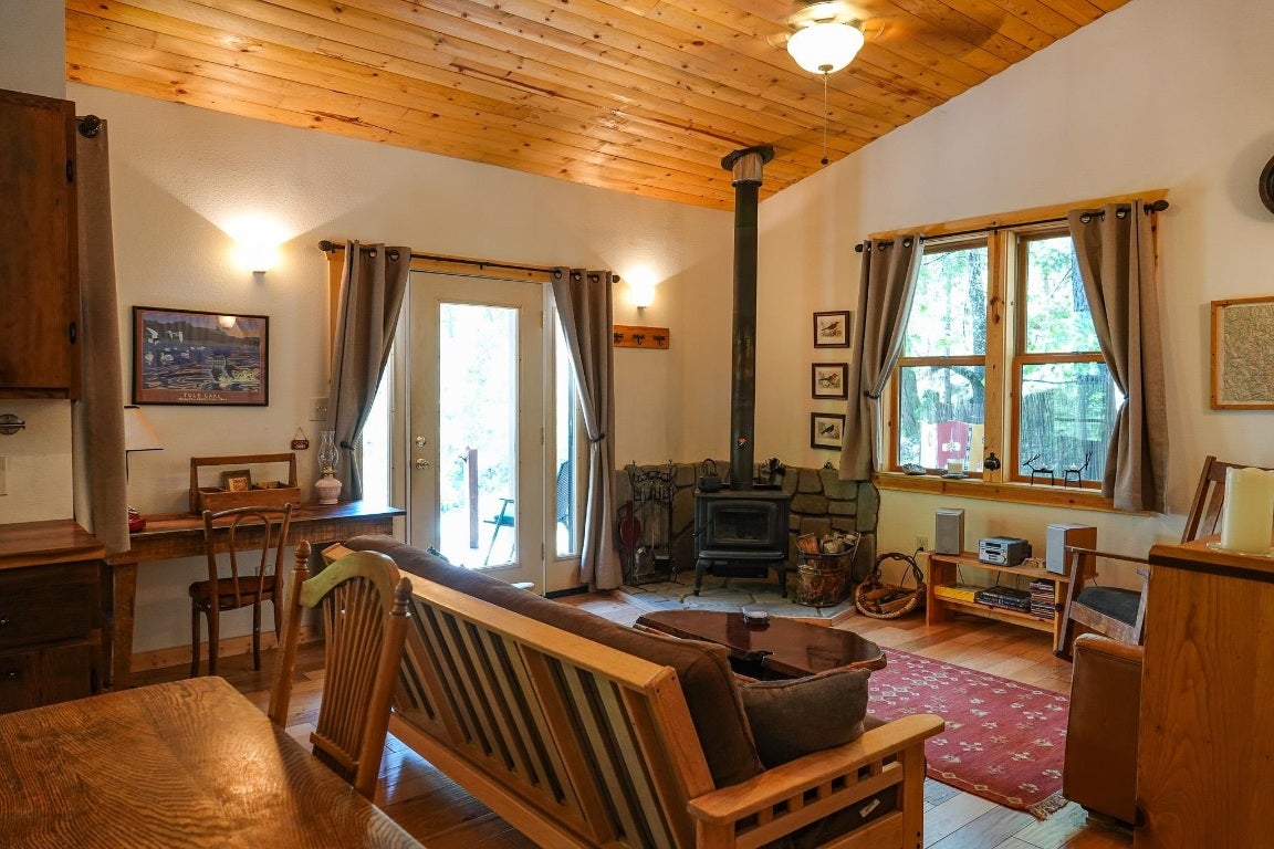 12229 Scott River Road Fort Jones, CA 96032 - Photo 4 of 39 Gallery Image 4