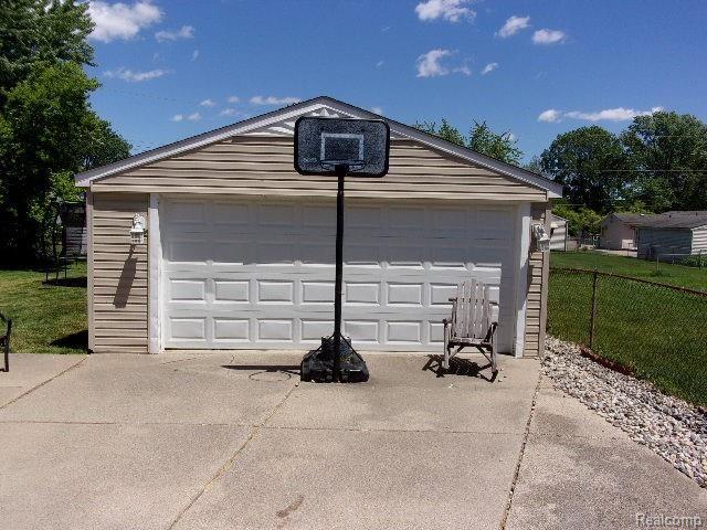 15597 Colbert Street Romulus, MI 48174 - Photo 21 of 24 150_0322.JPG