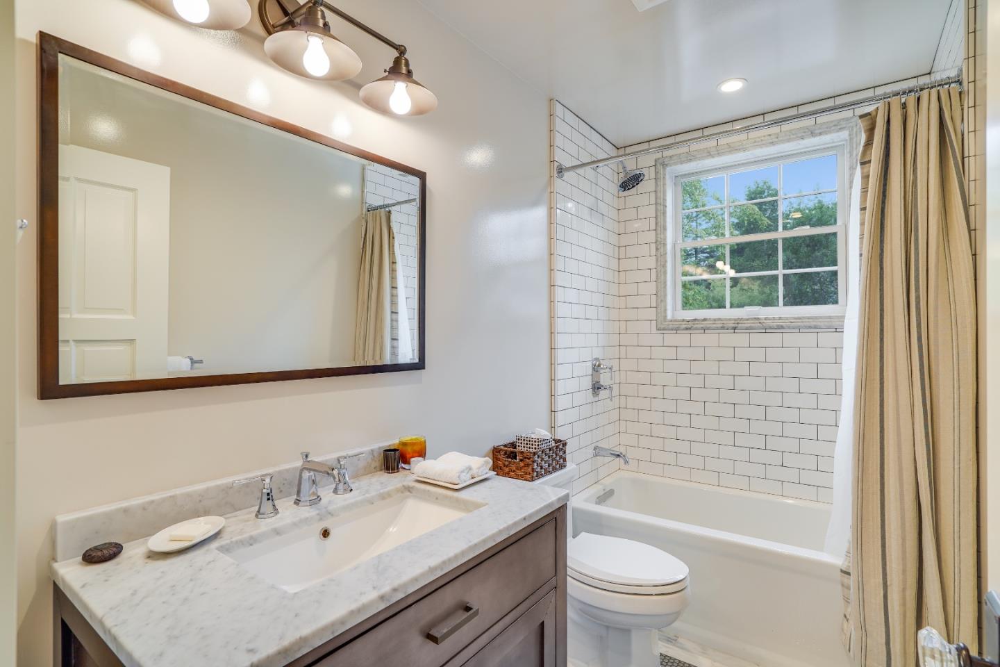 2240 Redington Road Hillsborough, CA 94010 - Photo 13 of 29 Gallery Image 13
