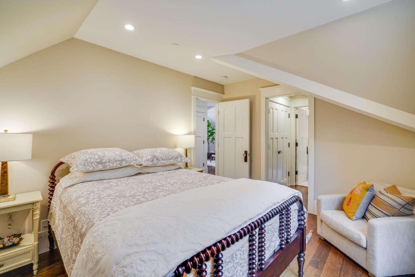 2240 Redington Road Hillsborough, CA 94010 - Photo 14 of 29 Gallery Image 14