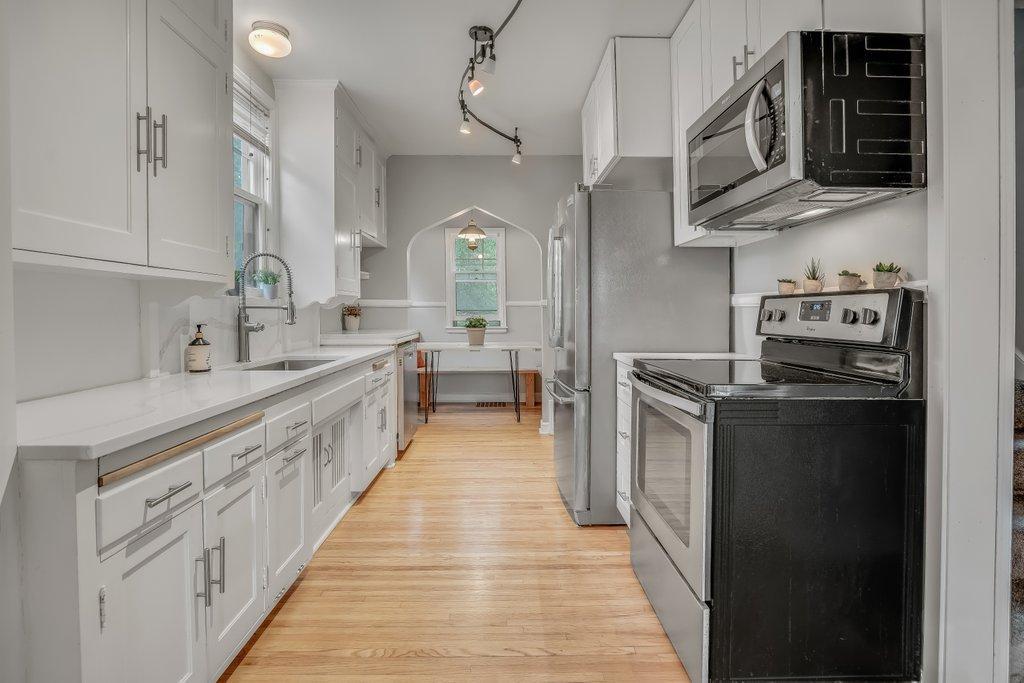 7425 York Terrace Edina, MN 55435 - Photo 17 of 41