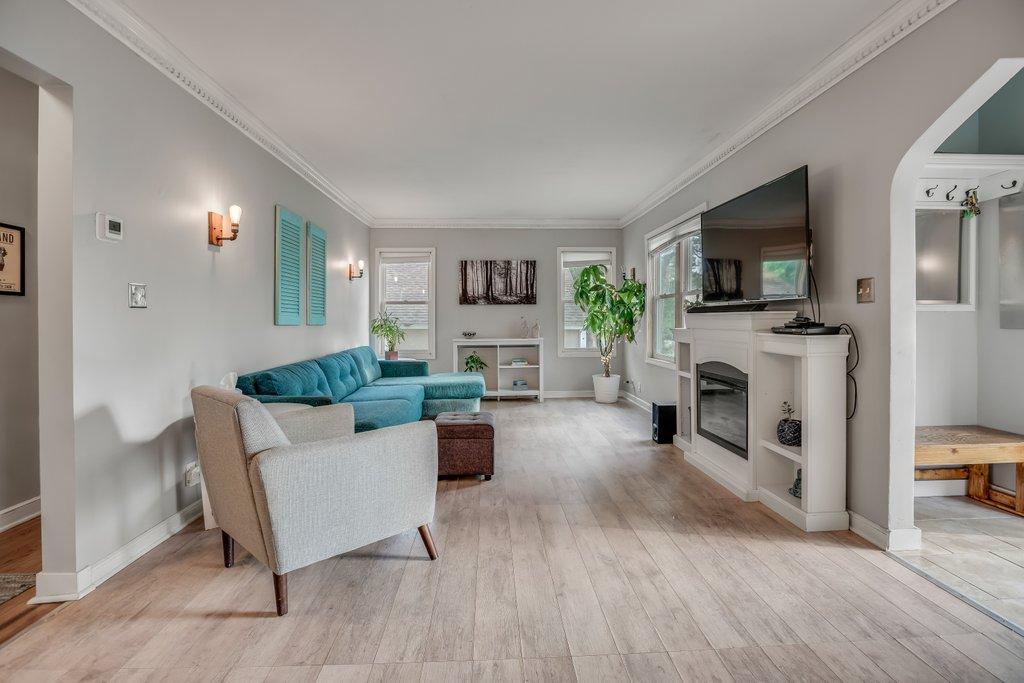 7425 York Terrace Edina, MN 55435 - Photo 3 of 41