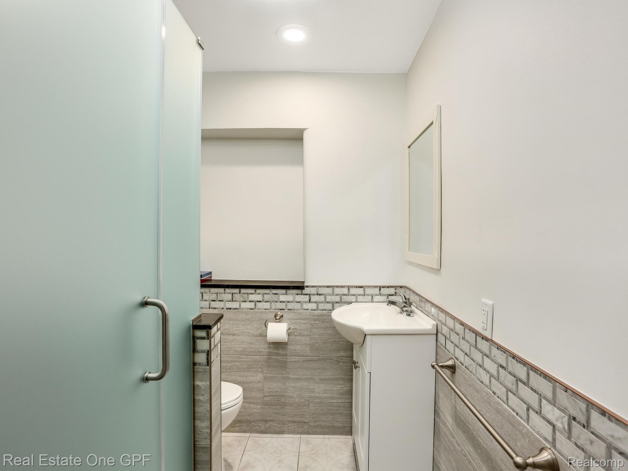 371 Lincoln Road Grosse Pointe, MI 48230 - Photo 39 of 55 371 Lincoln Rd Grosse Pointe-022-017-371 Lincoln0022-MLS_Size.jpg