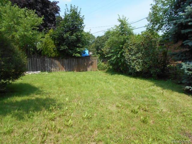 21814 Wick Road Taylor, MI 48180 - Photo 28 of 28 261-929760 Yard.jpg
