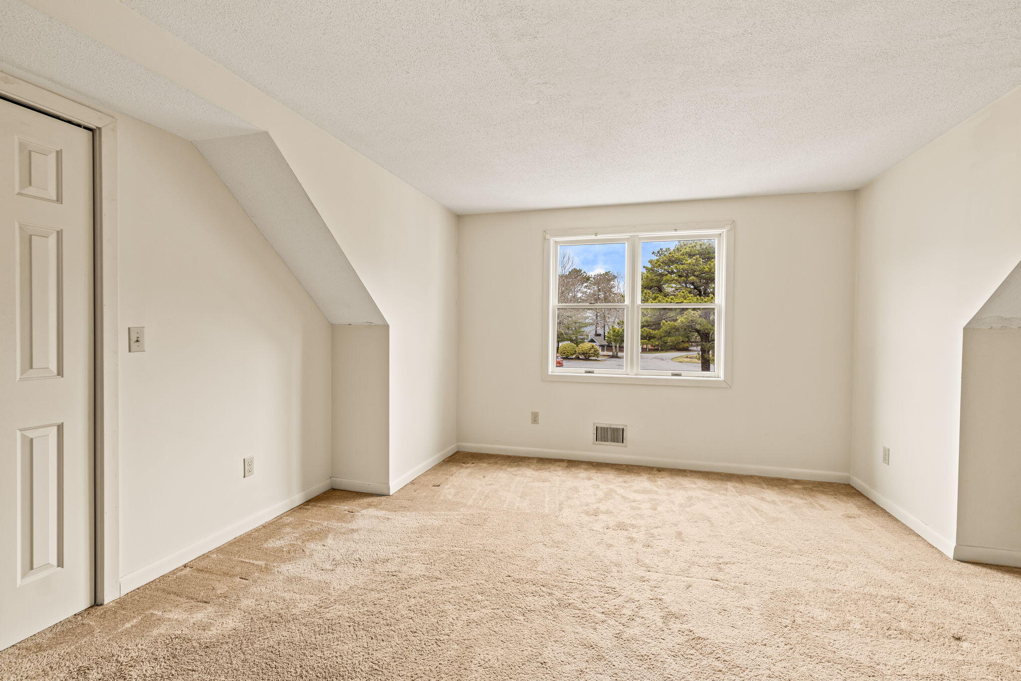 137 Shellback Way, Unit U Mashpee, MA 02649 - Photo 18 of 27 21-web-or-mls-137-shellback-way-u