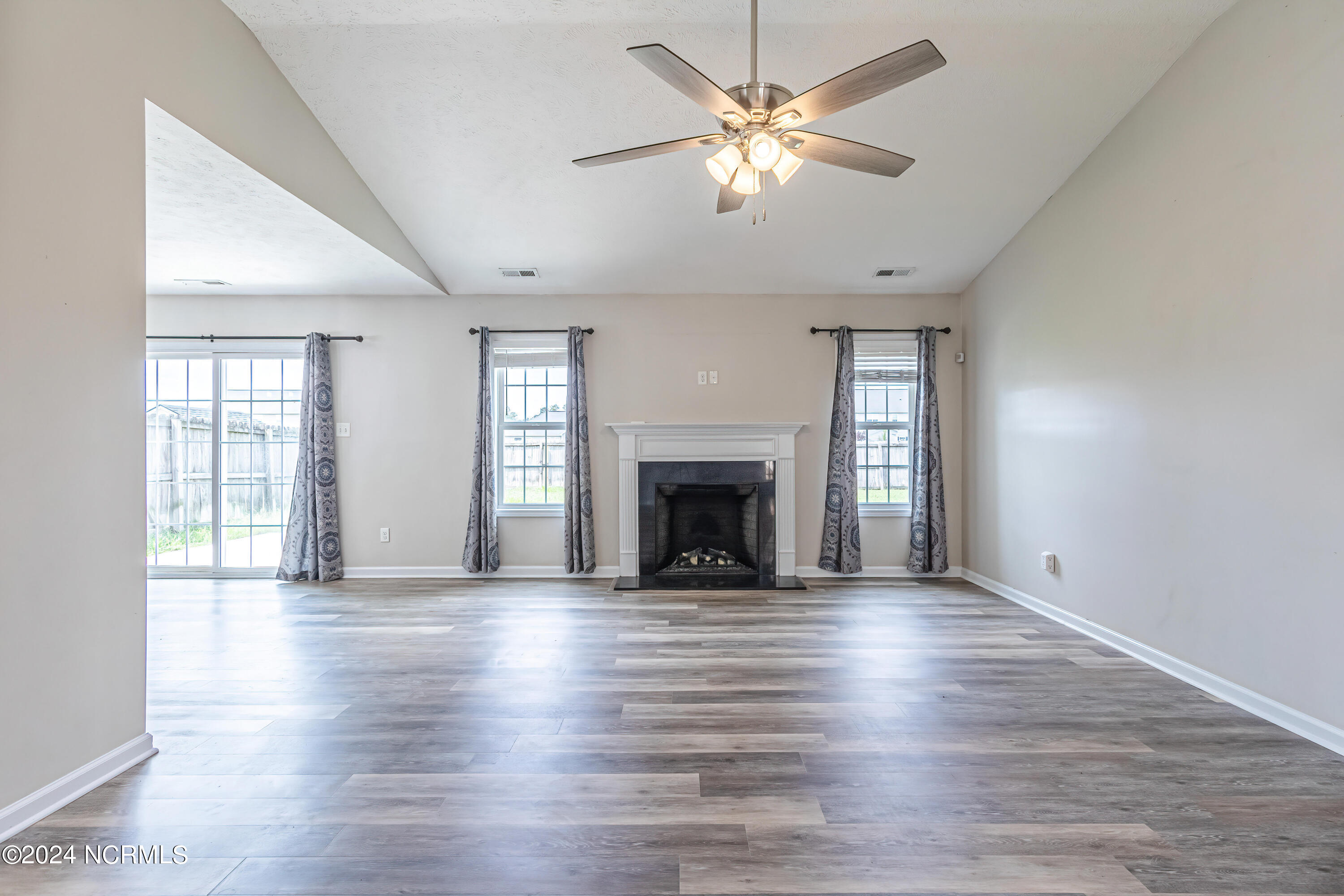275 Merin Height Road Jacksonville, NC 28546 - Photo 3 of 41 merin living room