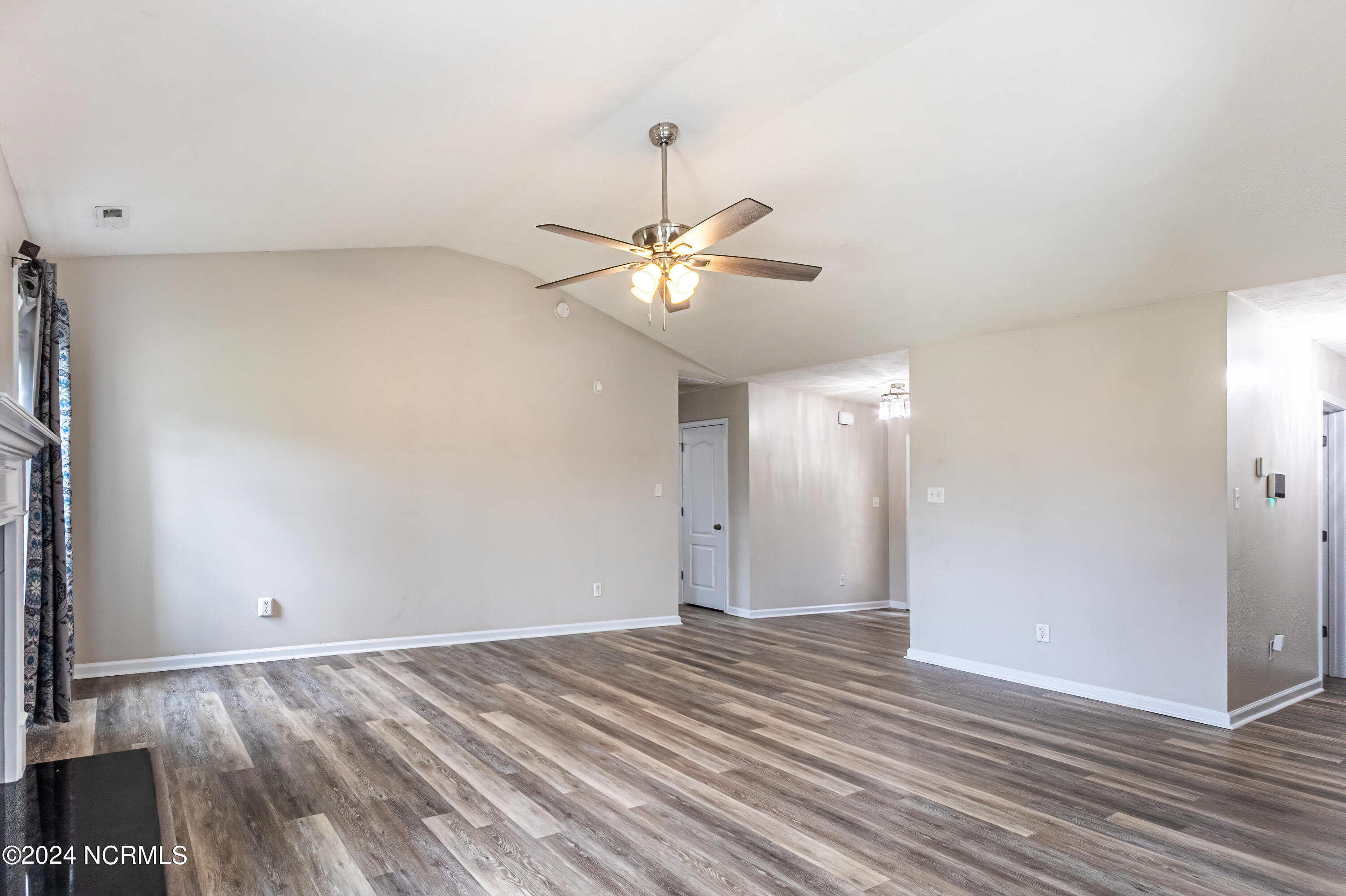 275 Merin Height Road Jacksonville, NC 28546 - Photo 4 of 41 merin living room 3