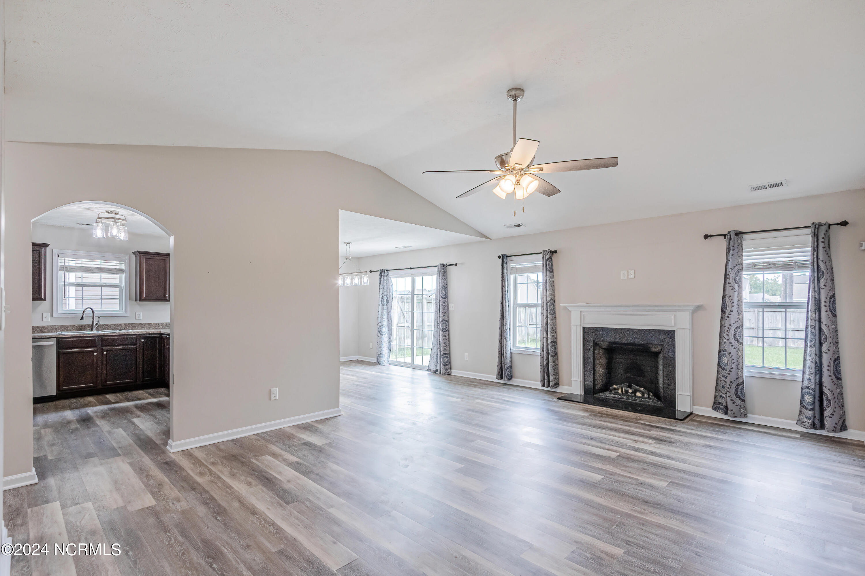 275 Merin Height Road Jacksonville, NC 28546 - Photo 6 of 41 merin living room 5