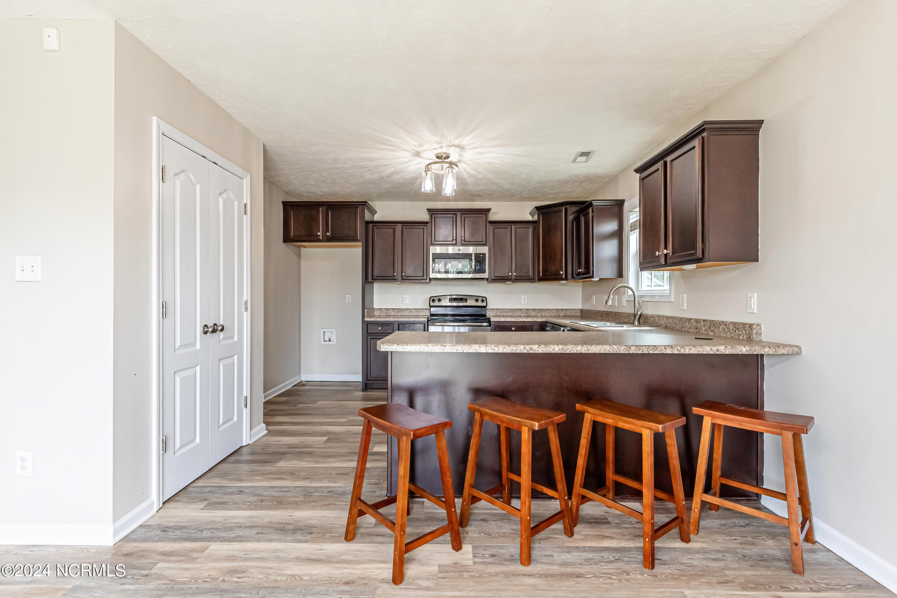 275 Merin Height Road Jacksonville, NC 28546 - Photo 10 of 41 merin kitchen 1