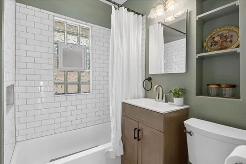 $450,000 | 913 Highland Avenue, Oak Park, IL 60304