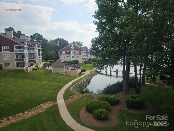 $475,900 | 854 Southwest Drive, Davidson, NC 28036