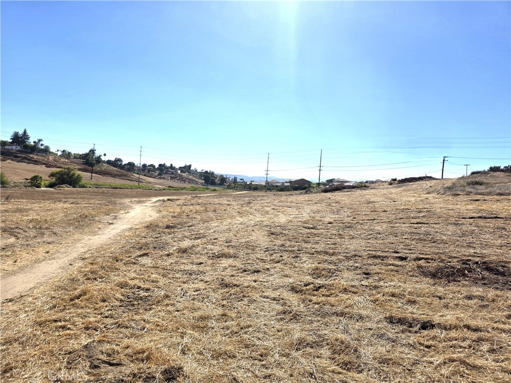 30925 Nicolas Road Temecula, CA 92591 - Photo 19 of 27