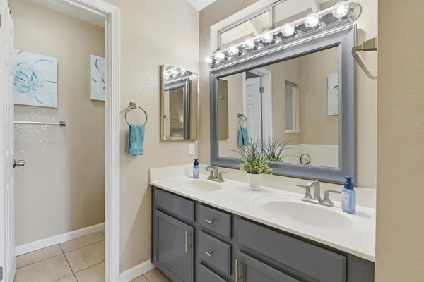 $679,999 | 102 Henry Court, Tracy, CA 95376