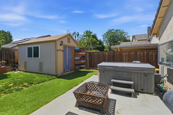 $679,999 | 102 Henry Court, Tracy, CA 95376