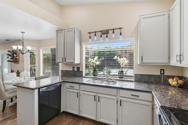 $679,999 | 102 Henry Court, Tracy, CA 95376
