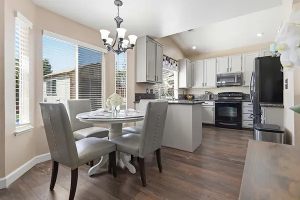 $679,999 | 102 Henry Court, Tracy, CA 95376