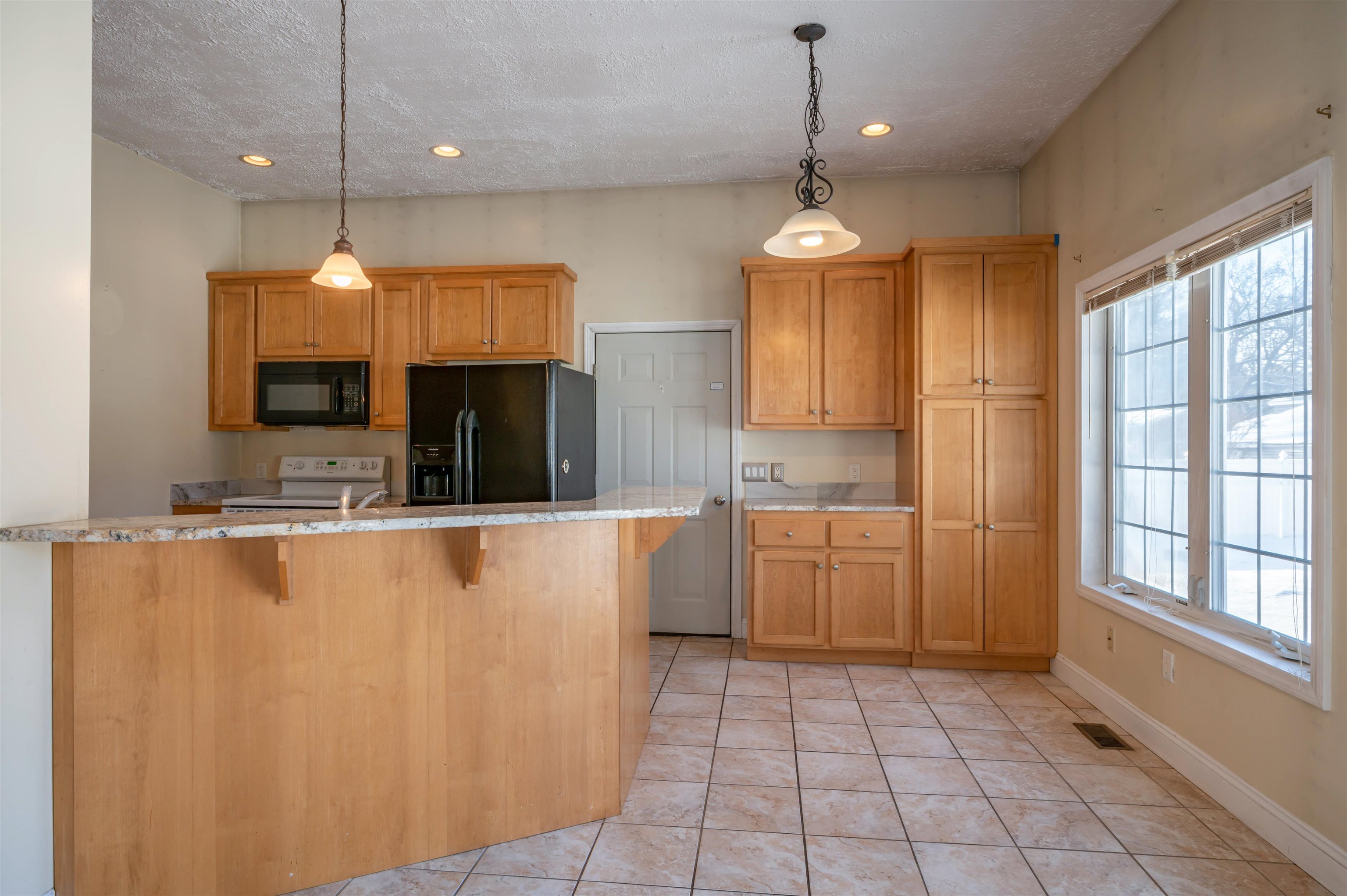 69 Patterson Street Manchester, NH 03102 - Photo 11 of 37