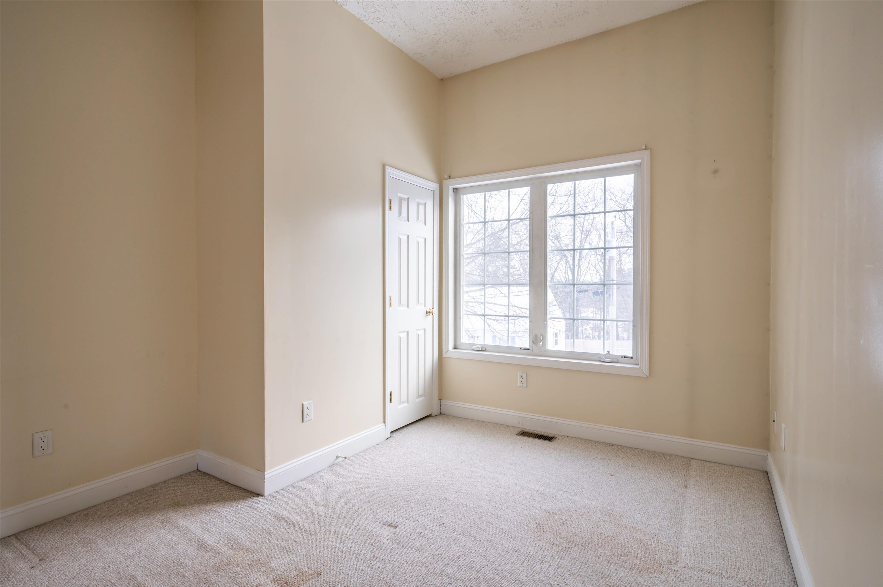 69 Patterson Street Manchester, NH 03102 - Photo 26 of 37