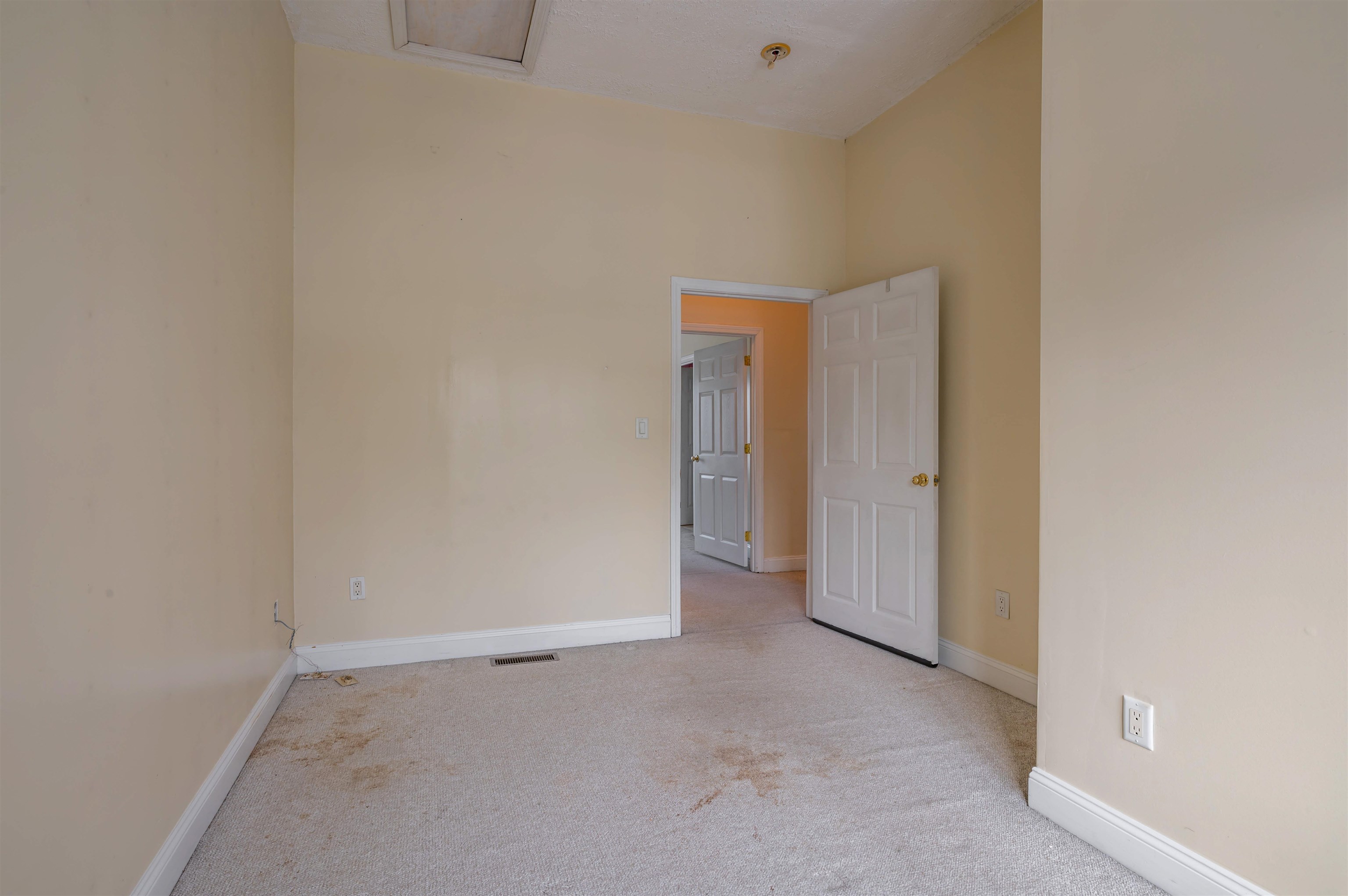 69 Patterson Street Manchester, NH 03102 - Photo 27 of 37