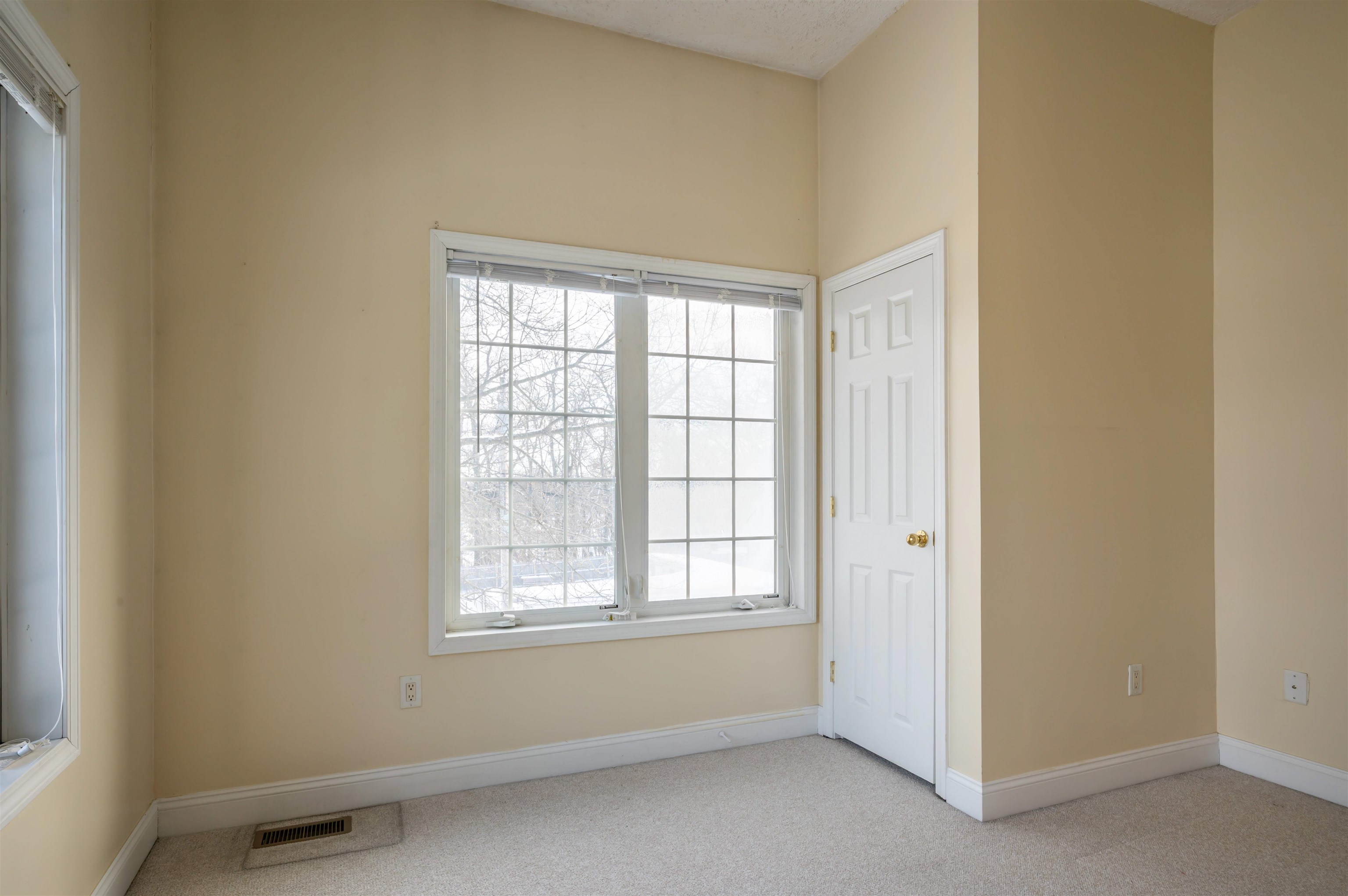 69 Patterson Street Manchester, NH 03102 - Photo 32 of 37