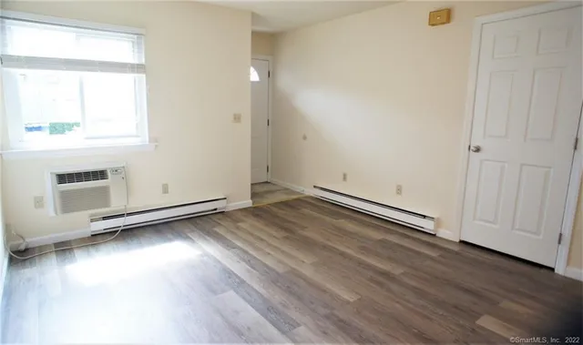 $1,875 | 16 Glenwood Avenue, Unit 6, Norwalk, CT 06854