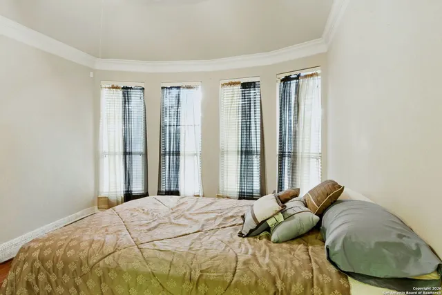 $2,400 | 630 Colosseo Way, San Antonio, TX 78253