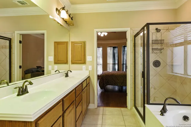 $2,400 | 630 Colosseo Way, San Antonio, TX 78253