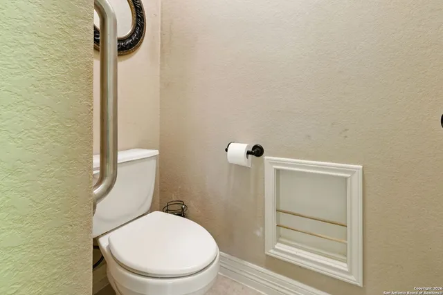 $2,400 | 630 Colosseo Way, San Antonio, TX 78253