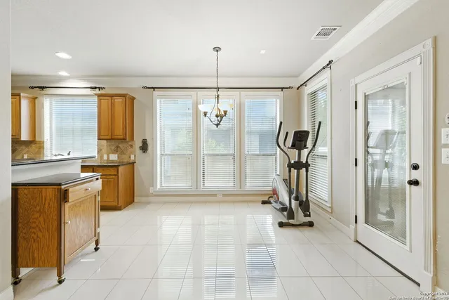 $2,400 | 630 Colosseo Way, San Antonio, TX 78253