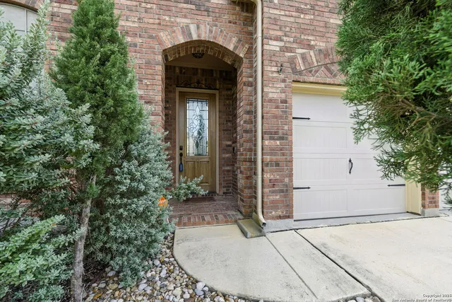 $2,400 | 630 Colosseo Way, San Antonio, TX 78253