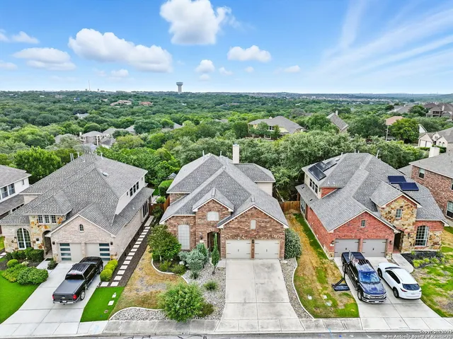 $2,400 | 630 Colosseo Way, San Antonio, TX 78253