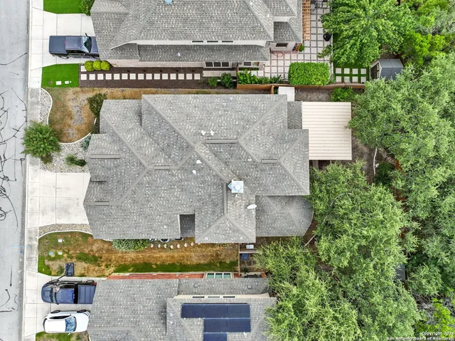 $2,400 | 630 Colosseo Way, San Antonio, TX 78253