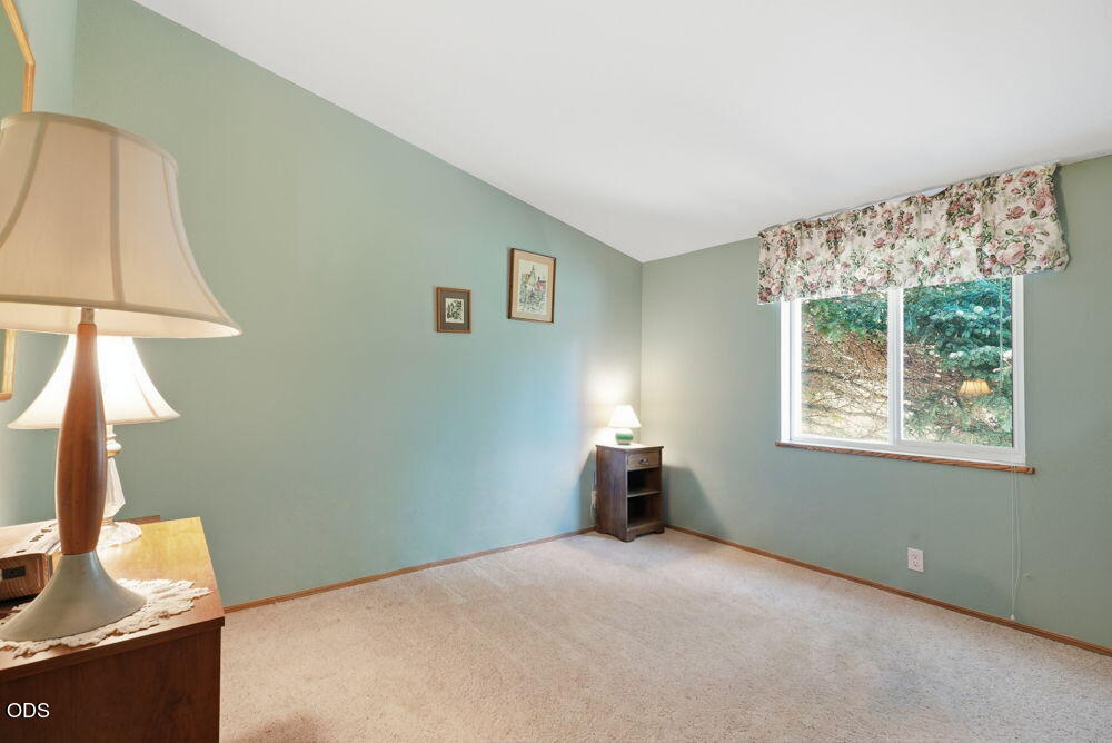 62765 Stenkamp Road Bend, OR 97701 - Photo 23 of 47