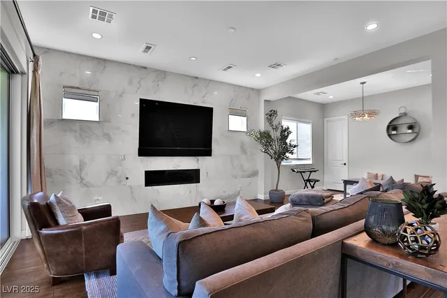 $3,500 | 2586 Hazelburn Drive, Henderson, NV 89044