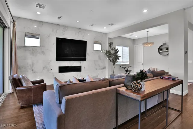 $3,500 | 2586 Hazelburn Drive, Henderson, NV 89044