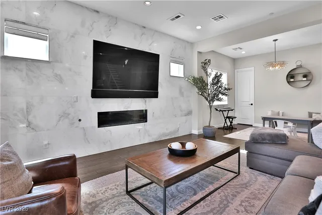 $3,500 | 2586 Hazelburn Drive, Henderson, NV 89044